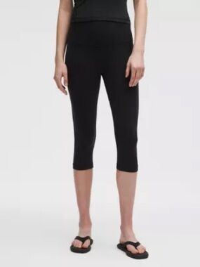 lululemon athletica Black Cropped Leggings